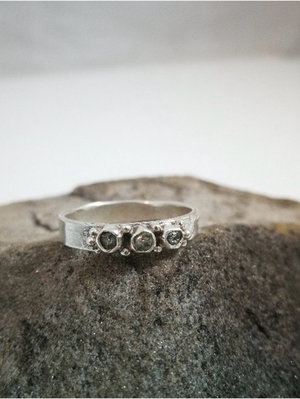 ✨ Raw Diamond Sterling Silver Three Stone Band Ring Size 6.5 Boho ✨